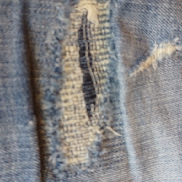 AEROPOSTLE distressed Shorty shorts .  Size 6. Med wash. Great used condition. - Picture 8 of 9